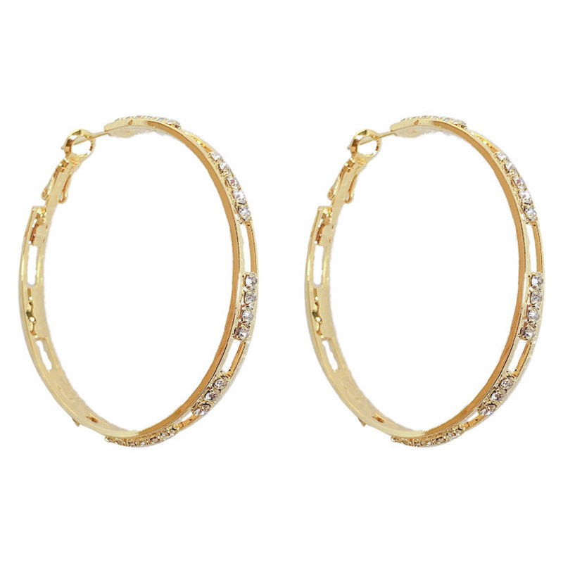 Lina – Boucles d’Oreilles Métal Simples et Tendance