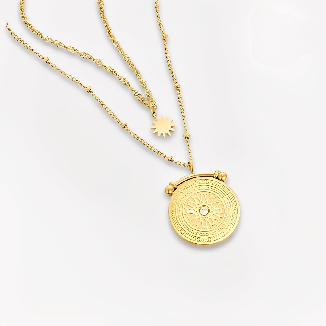 Fiona – Collier Rétro à Pendentif Totem