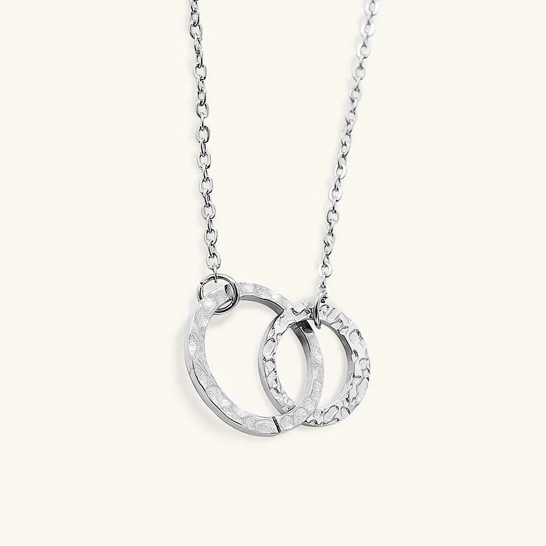 Isabelle – Collier Hoop en Or Élégant