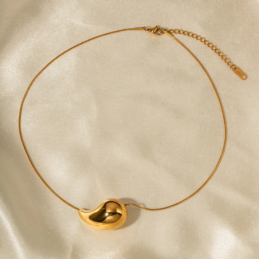 Sandra – Collier Goutte Élégante