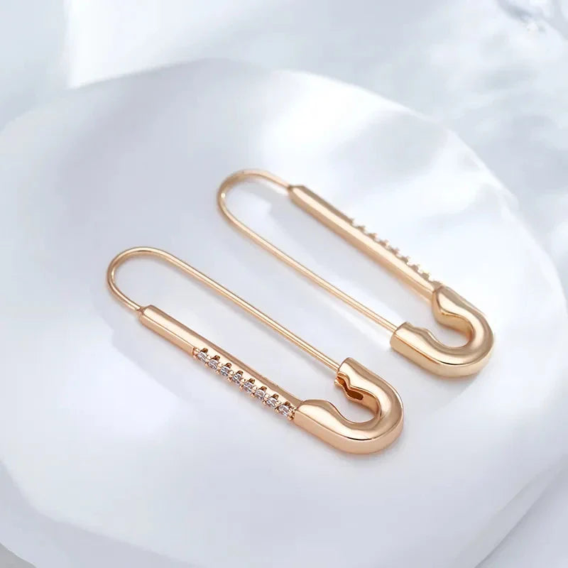 Maika – Boucles d’Oreilles Épingle Chic