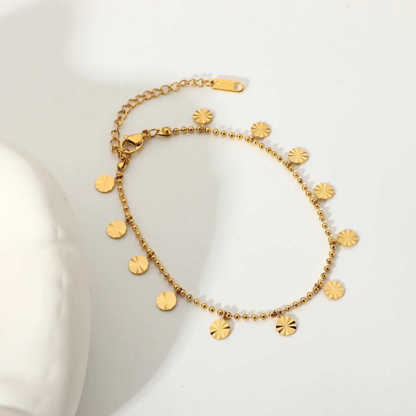 Nina – Bracelet de Cheville Doré