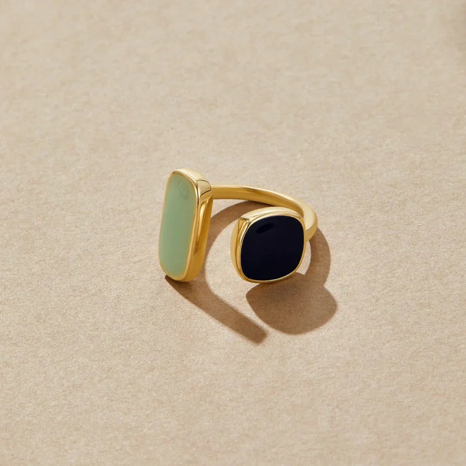 Olympe – Bague Rétro Ouverte Dorée Effet Émaillé