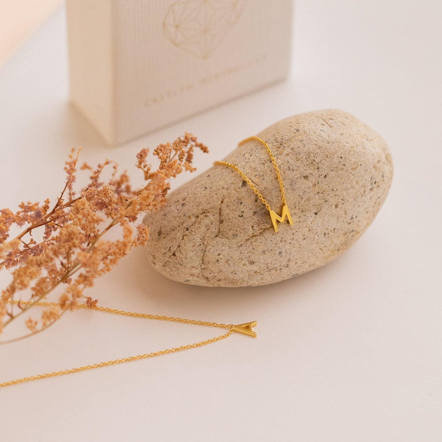 Jasmine – Collier Dainty avec Initiale Personnalisée