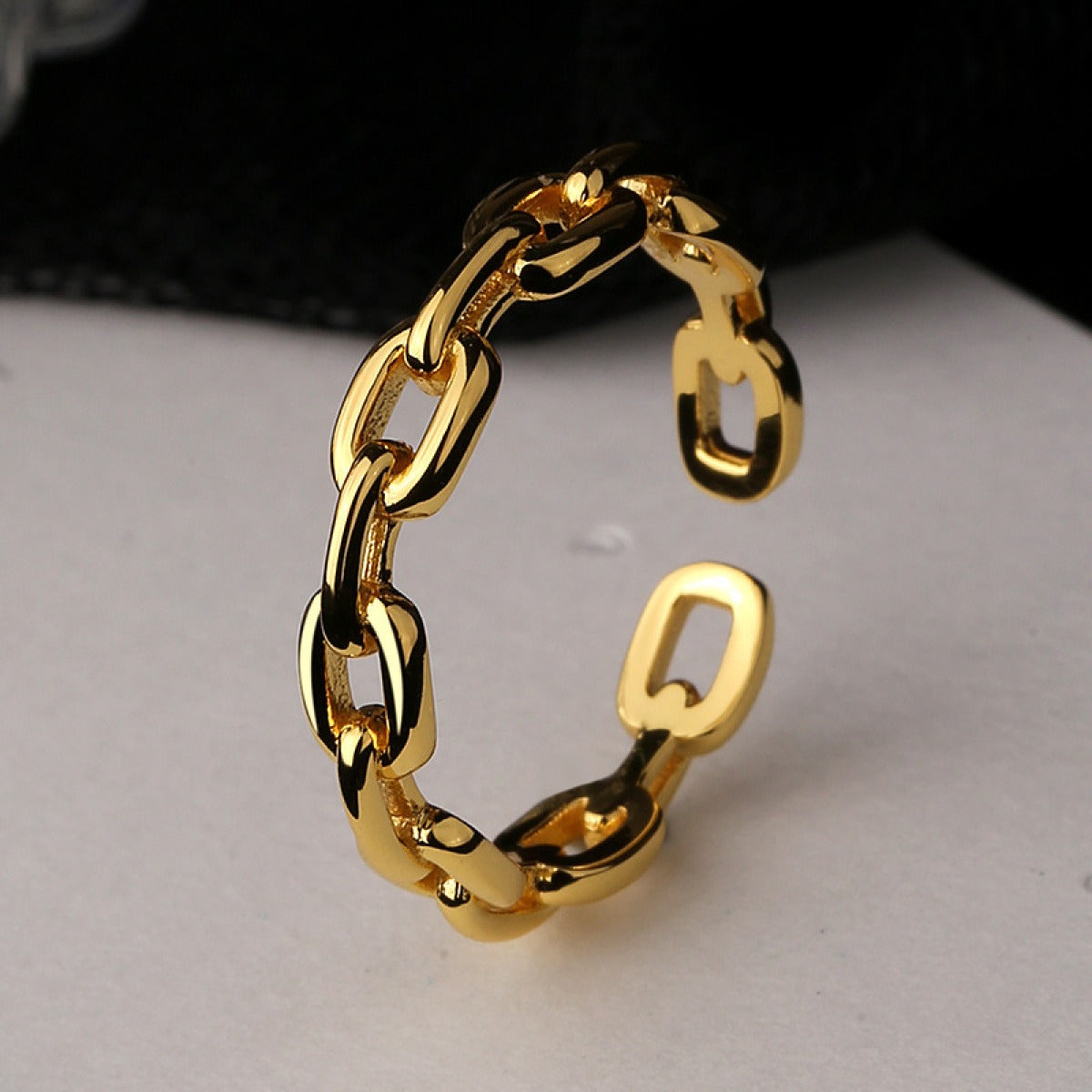 Cleo – Bague Chaîne au Design Moderne