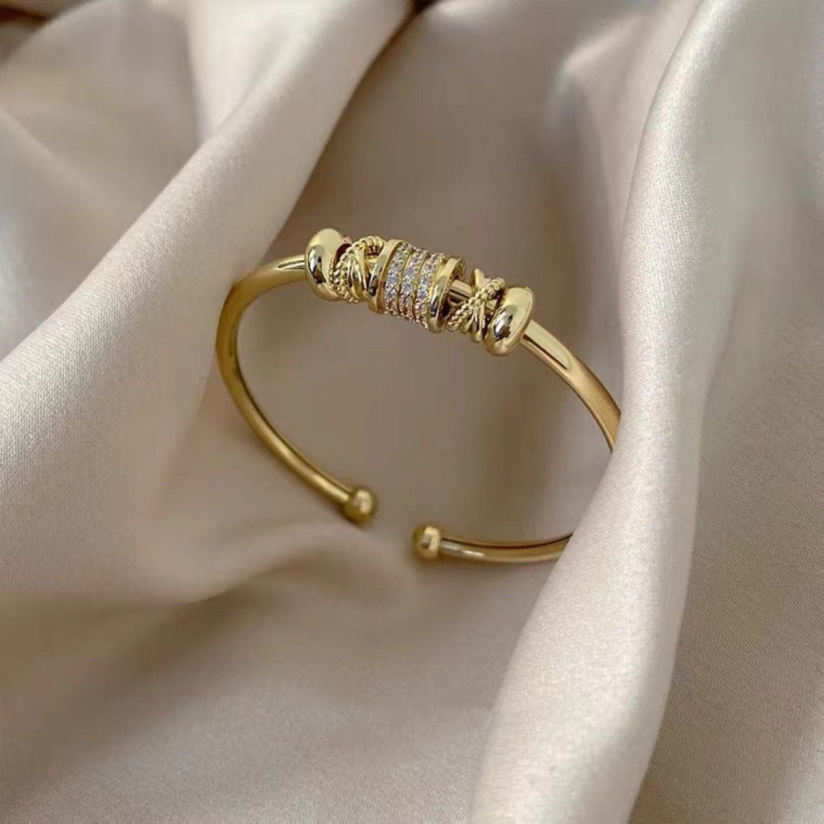 Amalia – Bracelet Réglable Charms Dorés