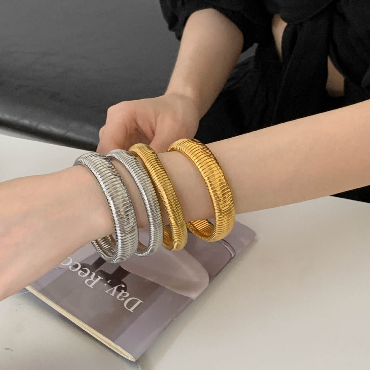 Naia – Bracelet Serpent Extensible
