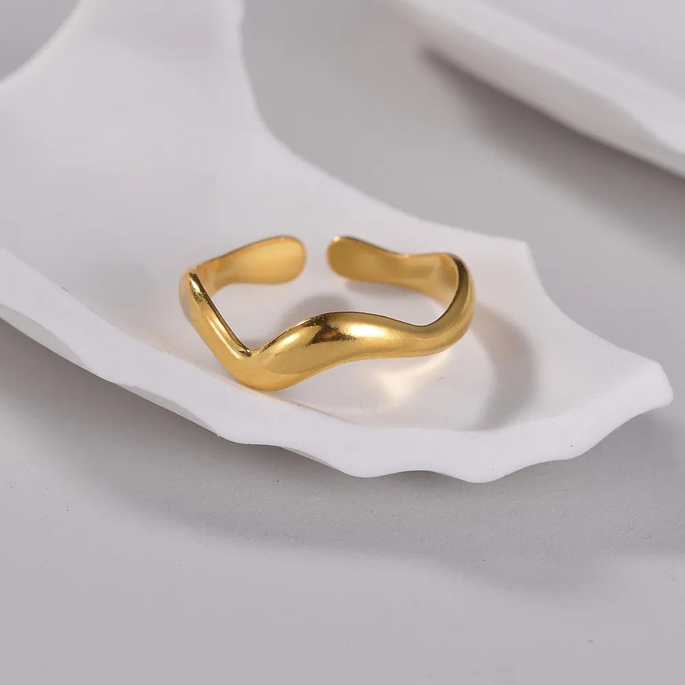 Naira – Bague Vague d’Eau Sculpturale