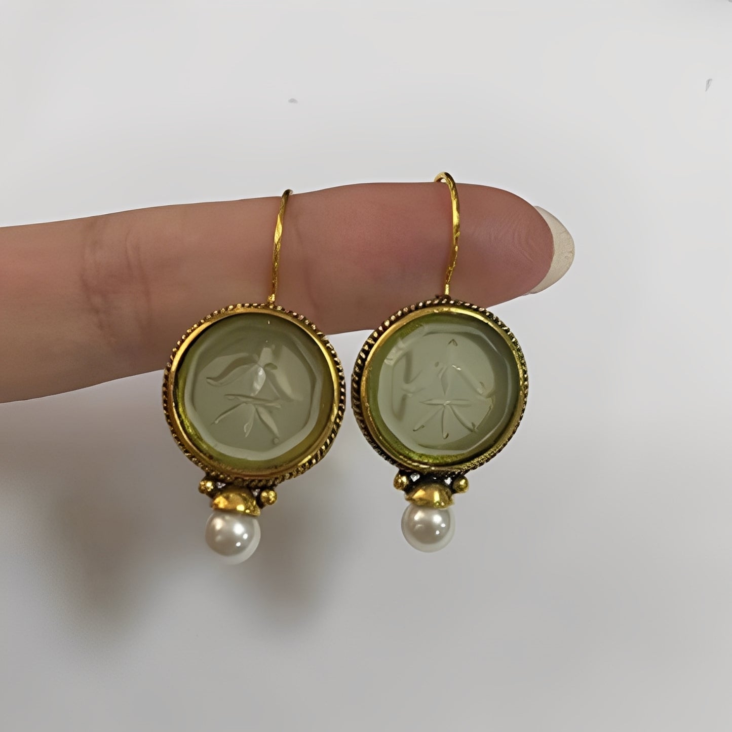 Nolwenn – Boucles Vintage Perle et Émeraude