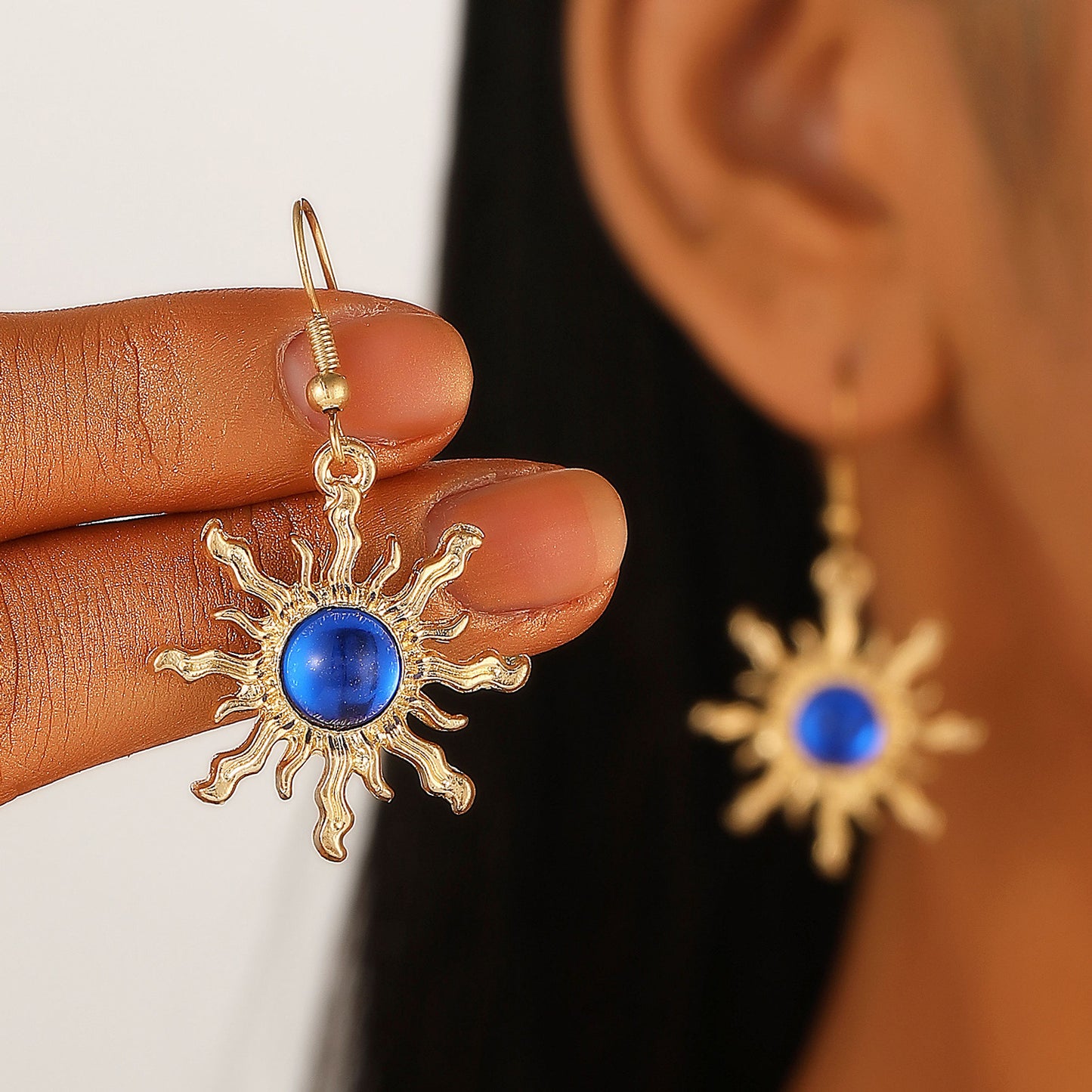Solene – Boucles d'oreilles studs vintage à motif soleil
