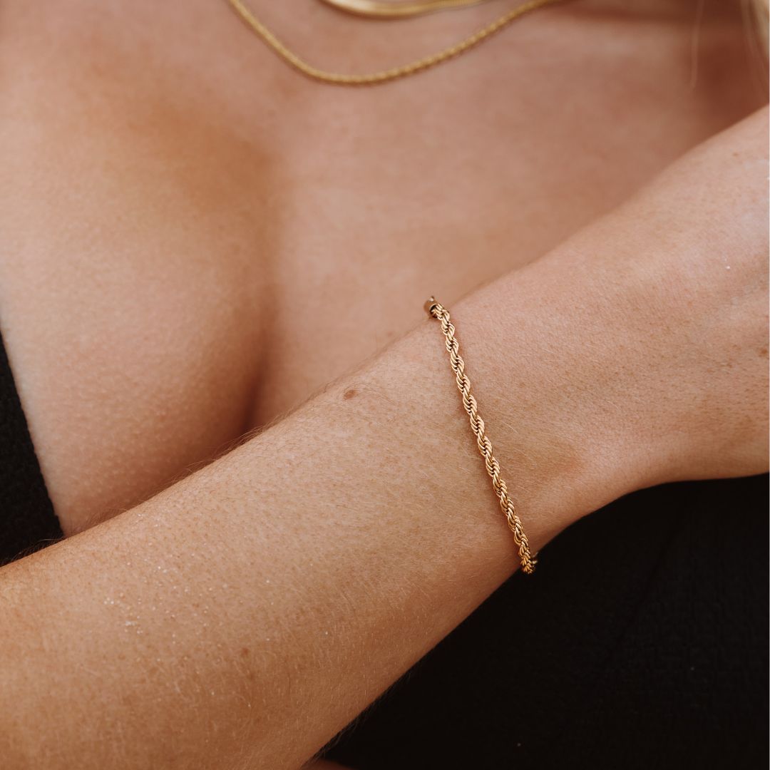 Emiko – Bracelet Chaîne Corde Raffiné en Acier Doré