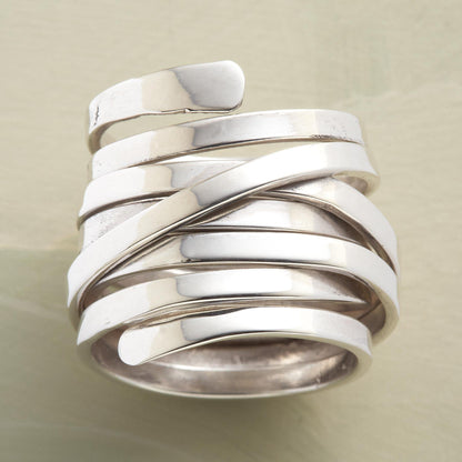 Kael – Bague Anneau Enroulé Style Industriel en Métal