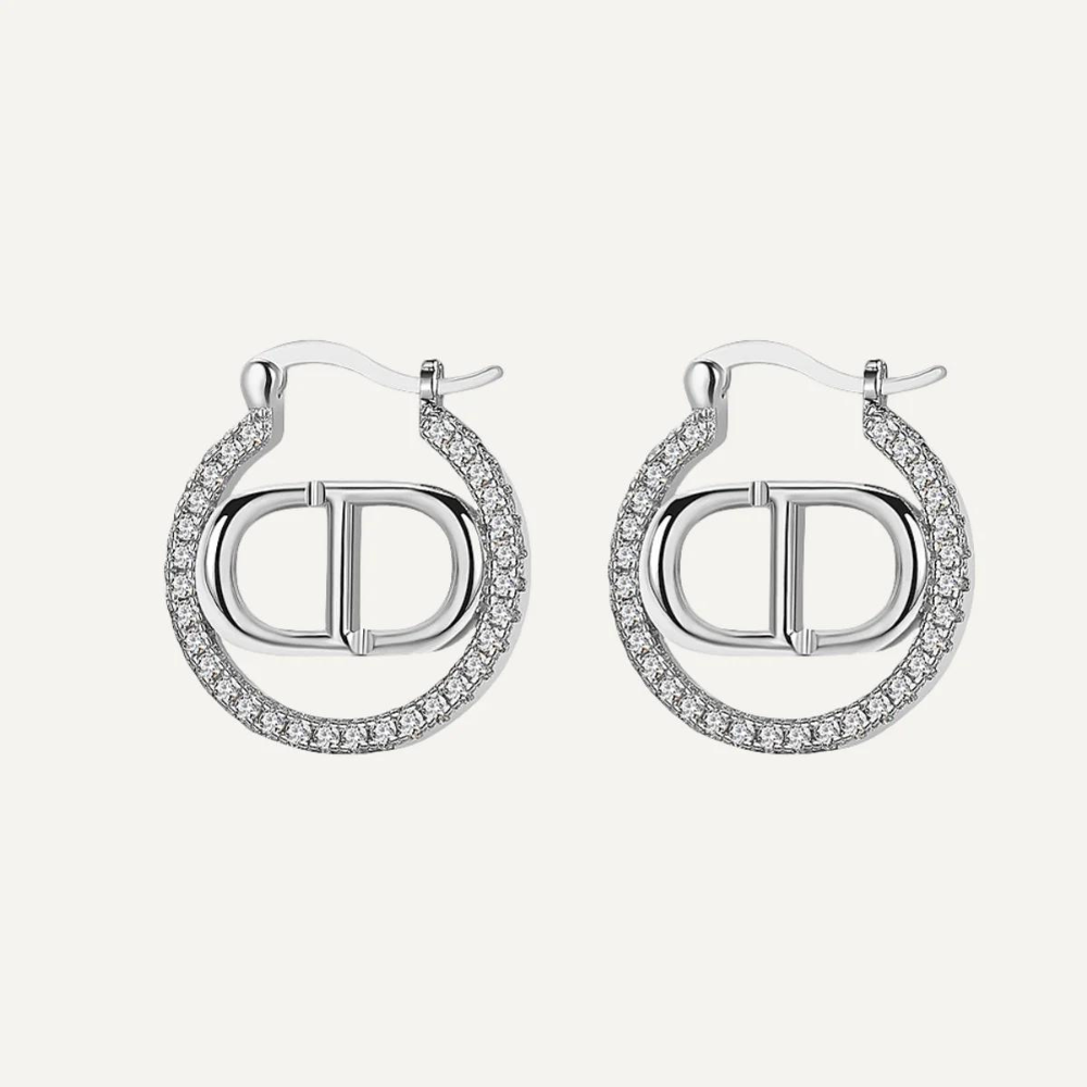 Boucles d'oreilles CD Letter – Boucles d'oreilles lettres CD ajourées