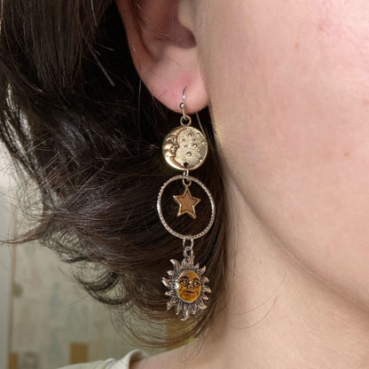Boucles d'oreilles Femme Soleil et Lune en Design Mismatch (Paire)