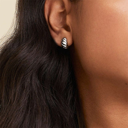 Ellie – Boucles d’Oreilles Croissant Doré