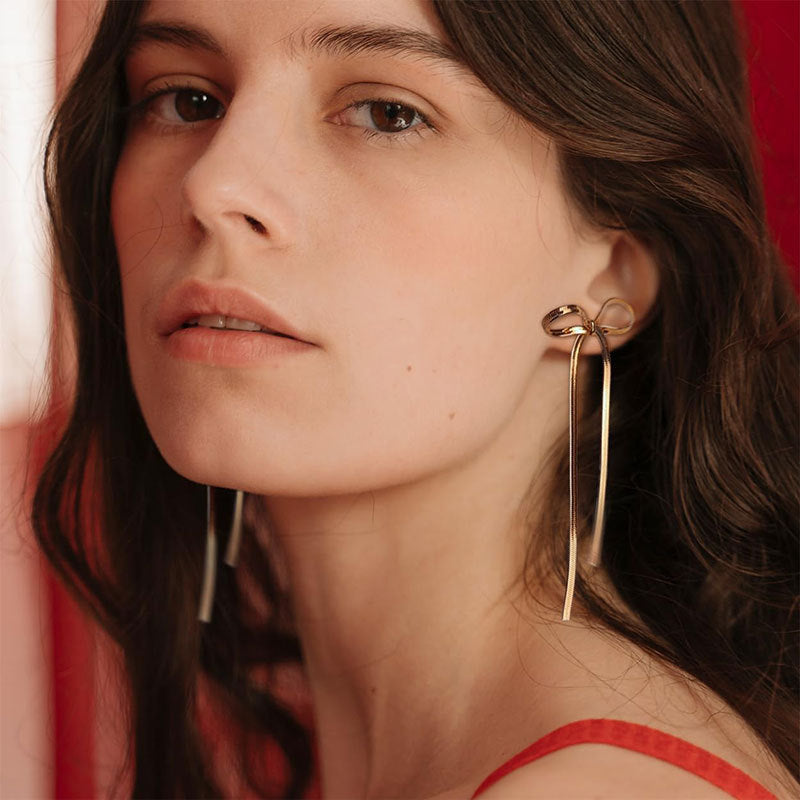 Nira – Boucles d’Oreilles Nœud Délicates