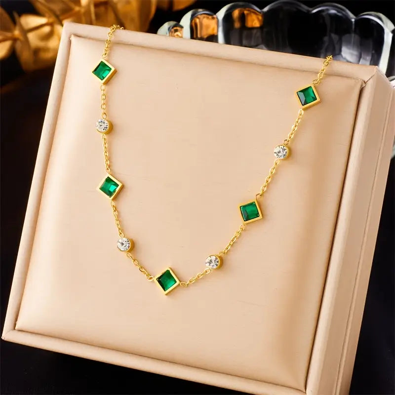 Amelisse – Collier Doré Glenwyn Élégant
