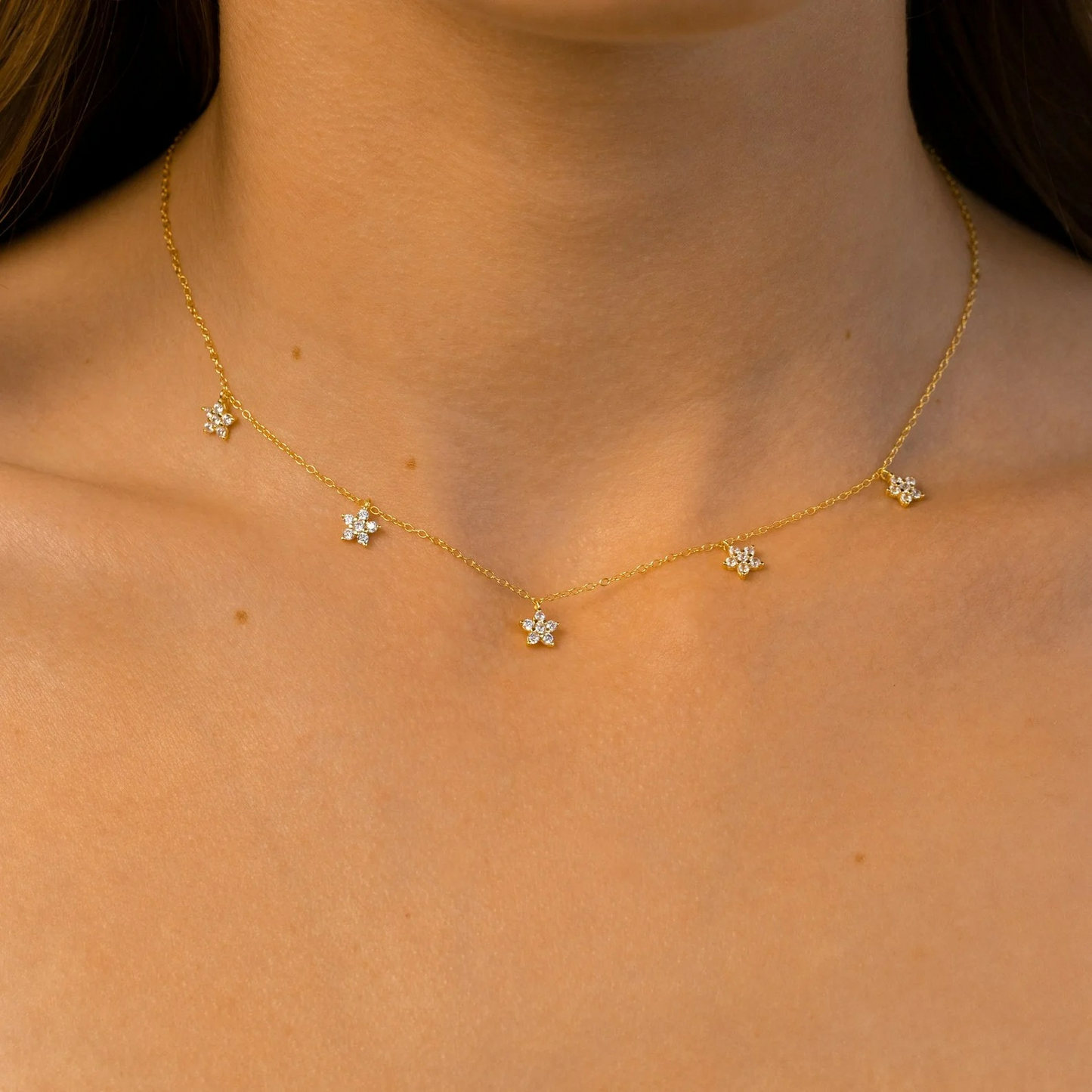 Collier Floral en Diamants Élégant