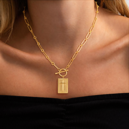 Marielle – Collier Croix Clou Élégant