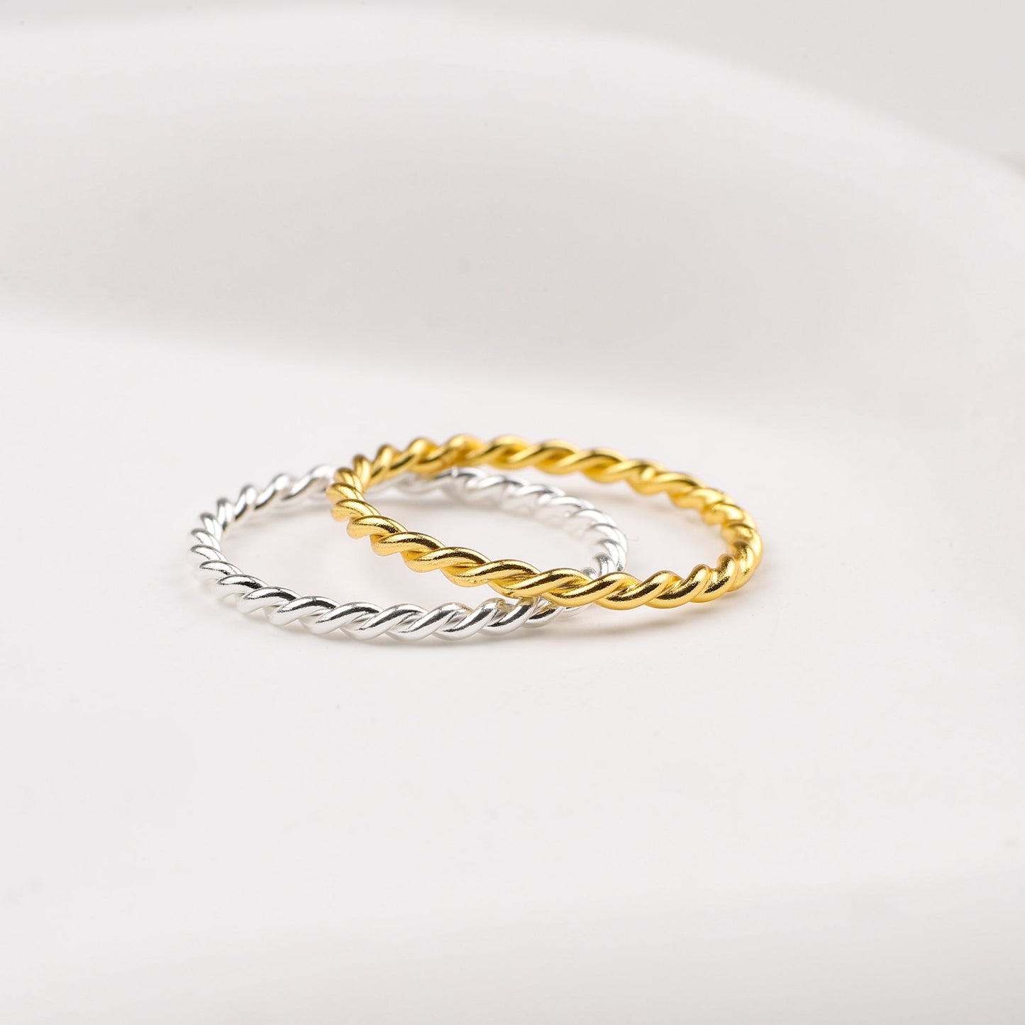 Manon – Bague Empilable Tressée