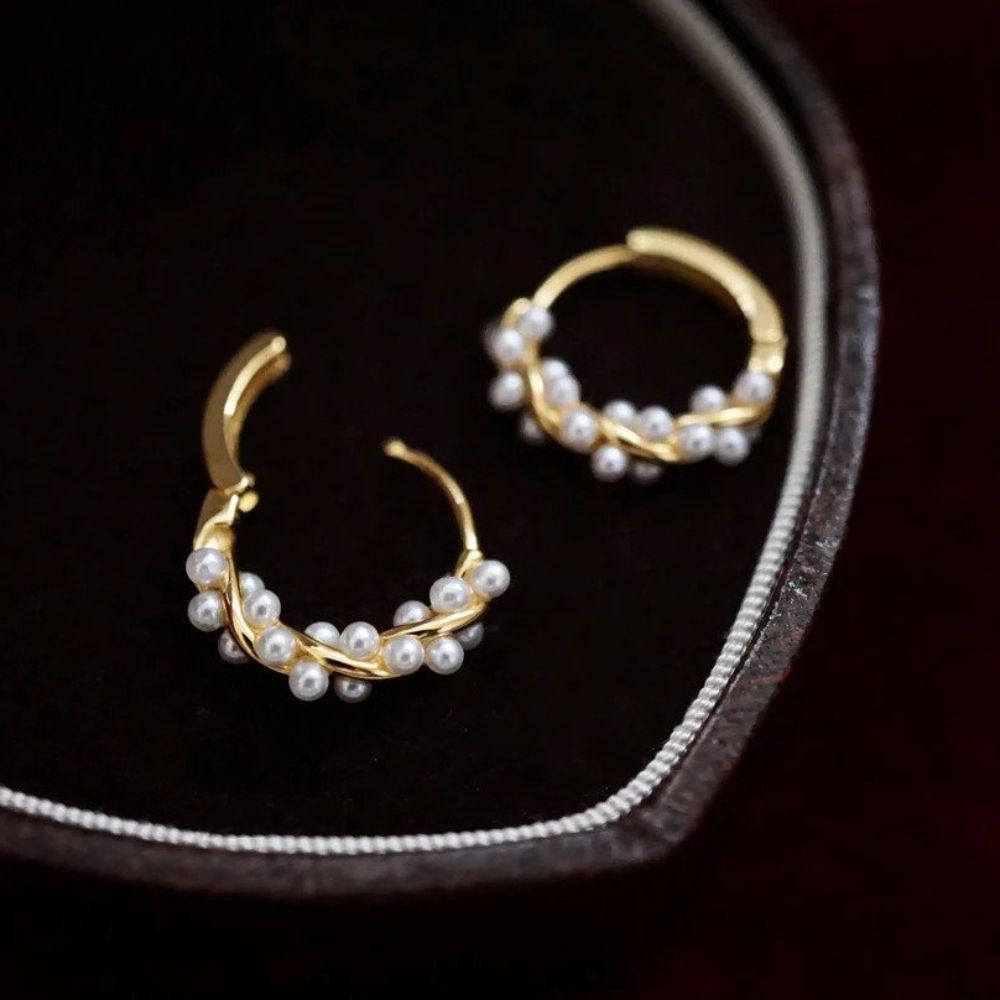 Boucles d'Oreilles Femmes Tordues avec Détail en Boule - 1 Paire