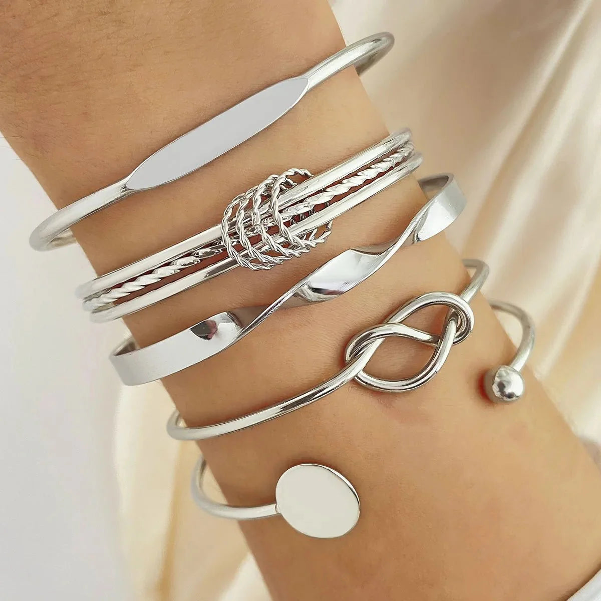 Neda – Ensemble de 5 Bracelets Joncs Torsadés