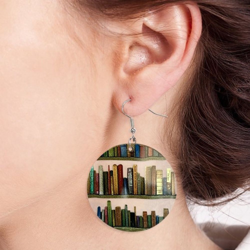 Boucles d'oreilles femmes avec motif de livre et de bibliothèque