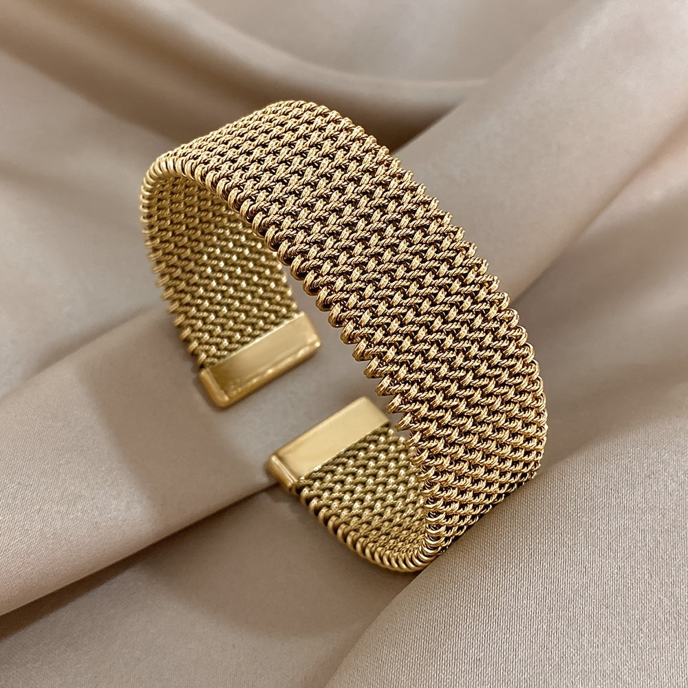 Raya – Bracelet en Acier Titane avec Câble Embossé