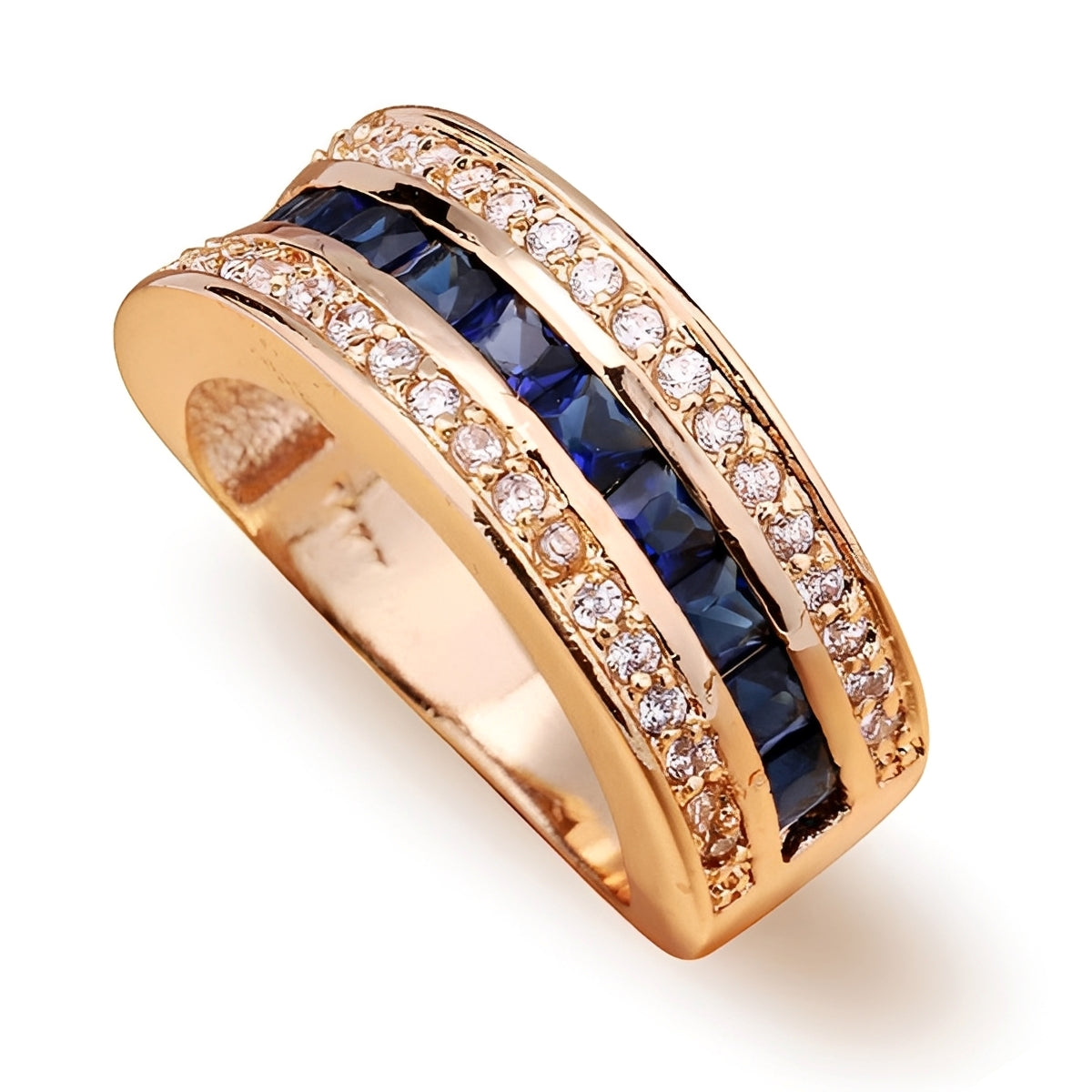 Ronan – Bague Homme Carrée Cristaux & Saphir Doré
