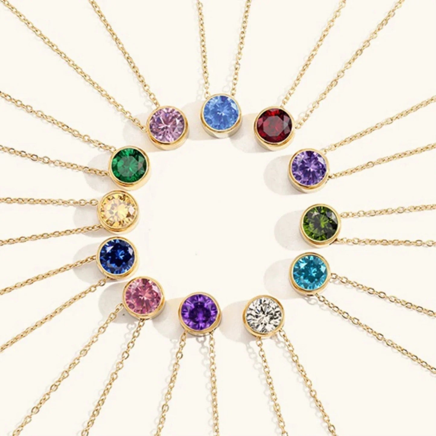 Daniella – Collier Or avec Pierre Symbolique