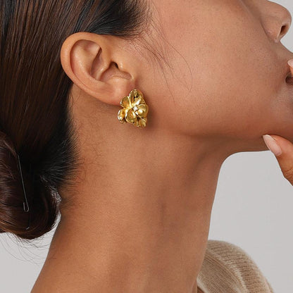 Amelia – Boucles d’Oreilles Florales Élégantes