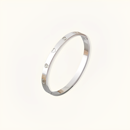 Amora – Bracelet Cœur Doré Élégant
