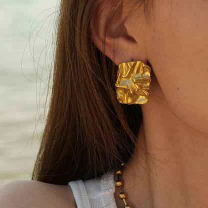 Aurora – Boucles d’Oreilles Sculptées Élégantes