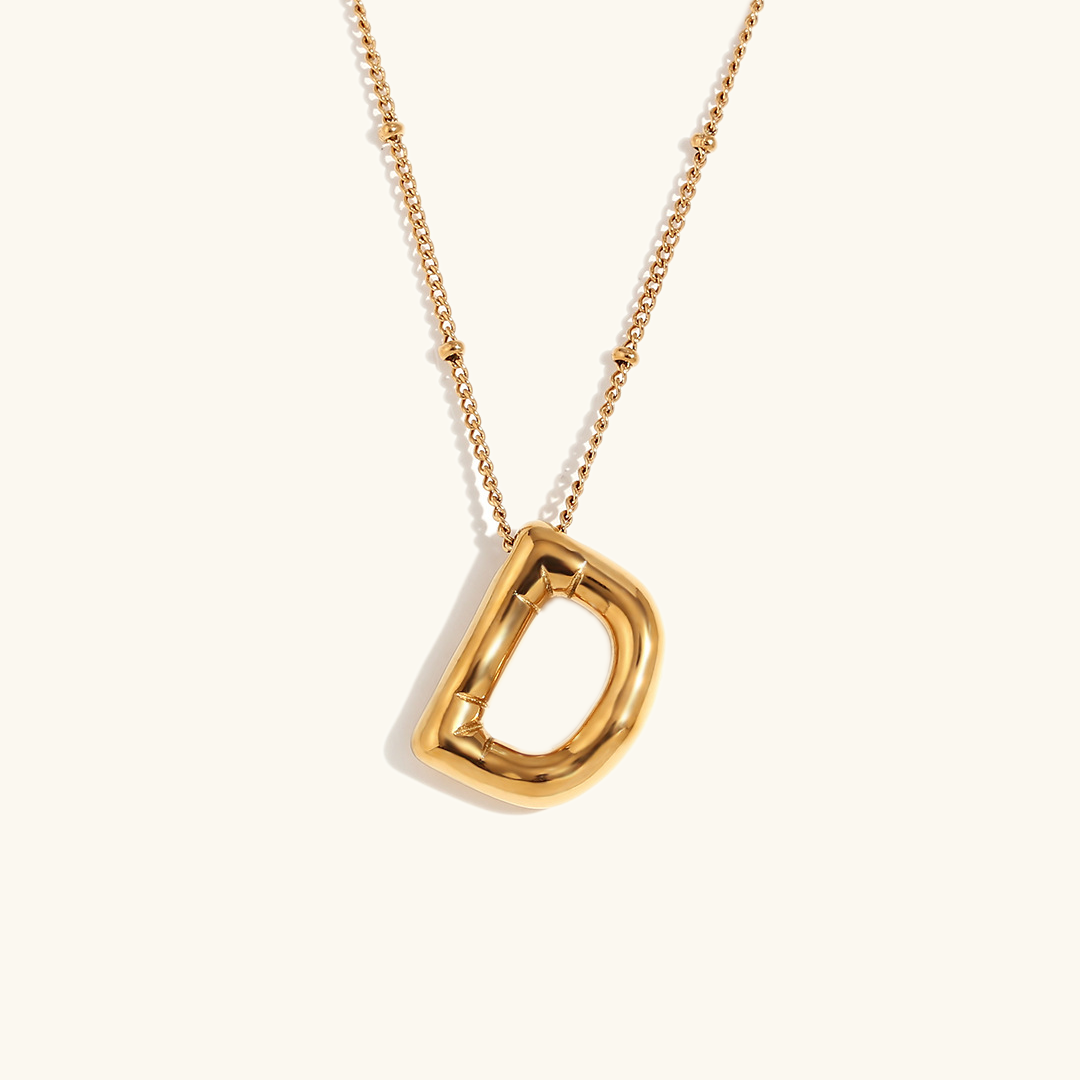 Lina – Collier Lettre Ballon Doré