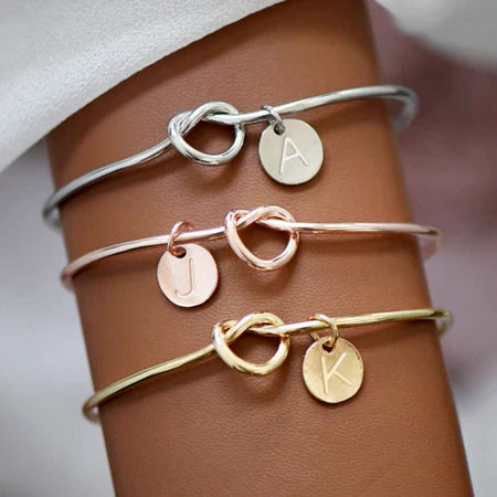 Belle – Bracelet Initiale Élégant