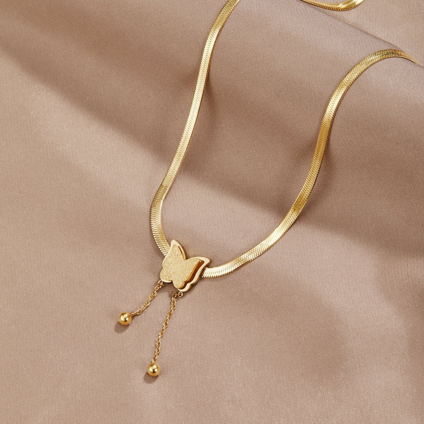 Bettina – Collier Papillon Élégant