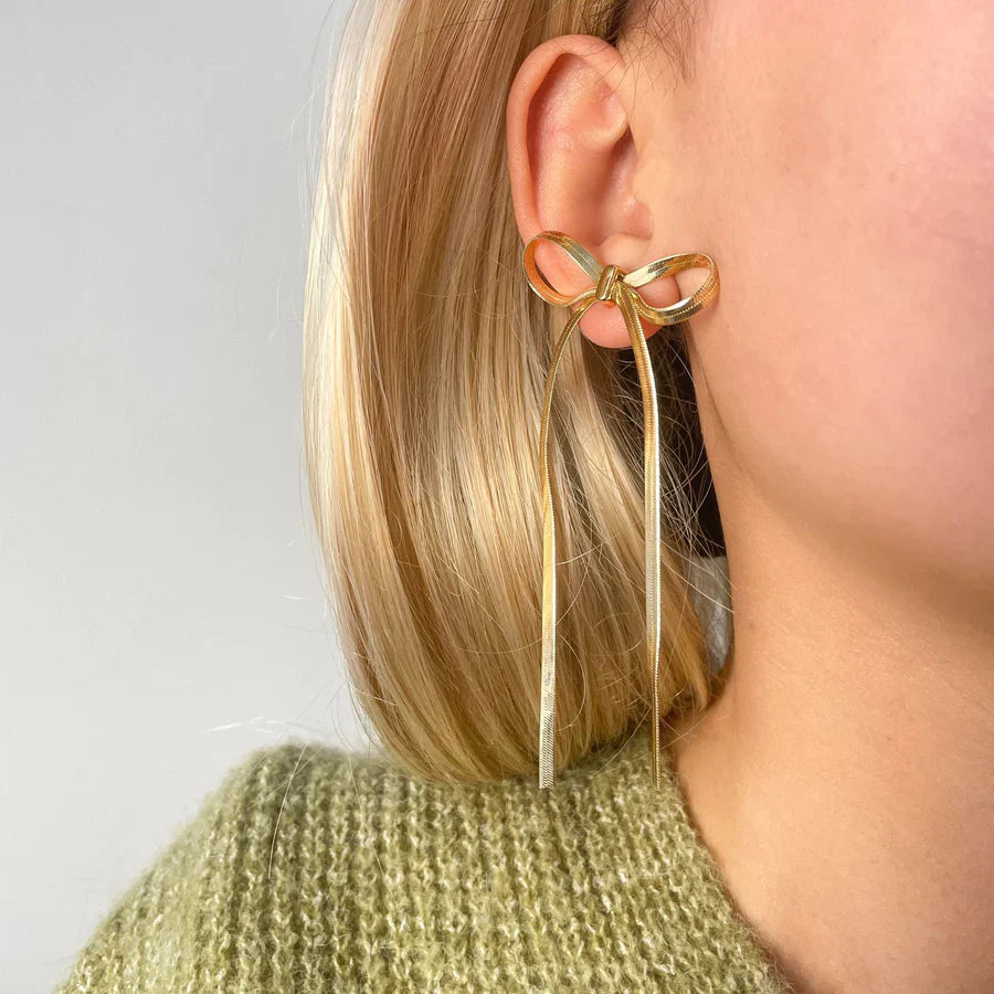 Nira – Boucles d’Oreilles Nœud Délicates