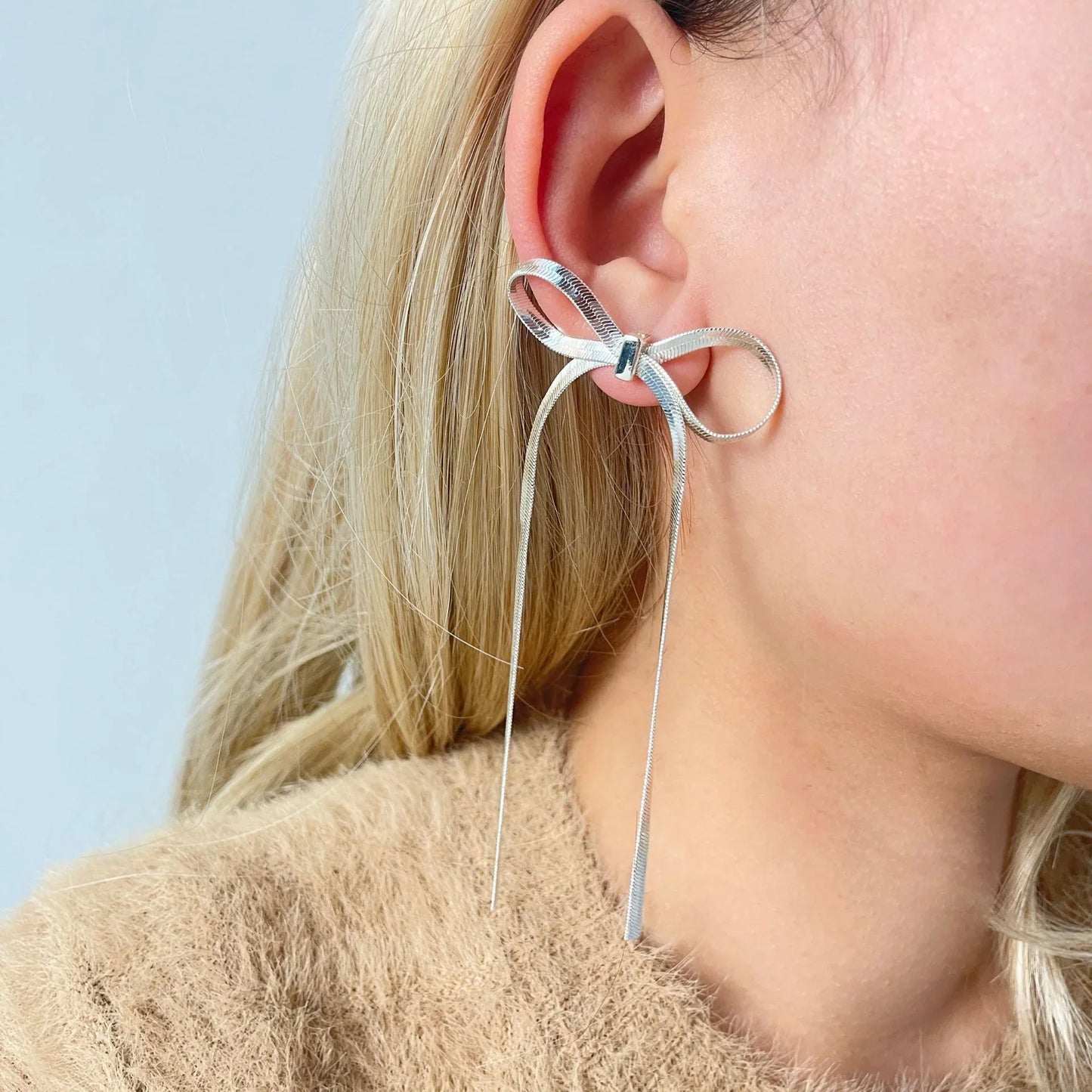 Nira – Boucles d’Oreilles Nœud Délicates