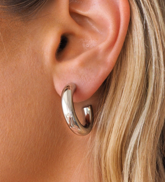 Boucles d'oreilles créoles en argent légères et épaisses