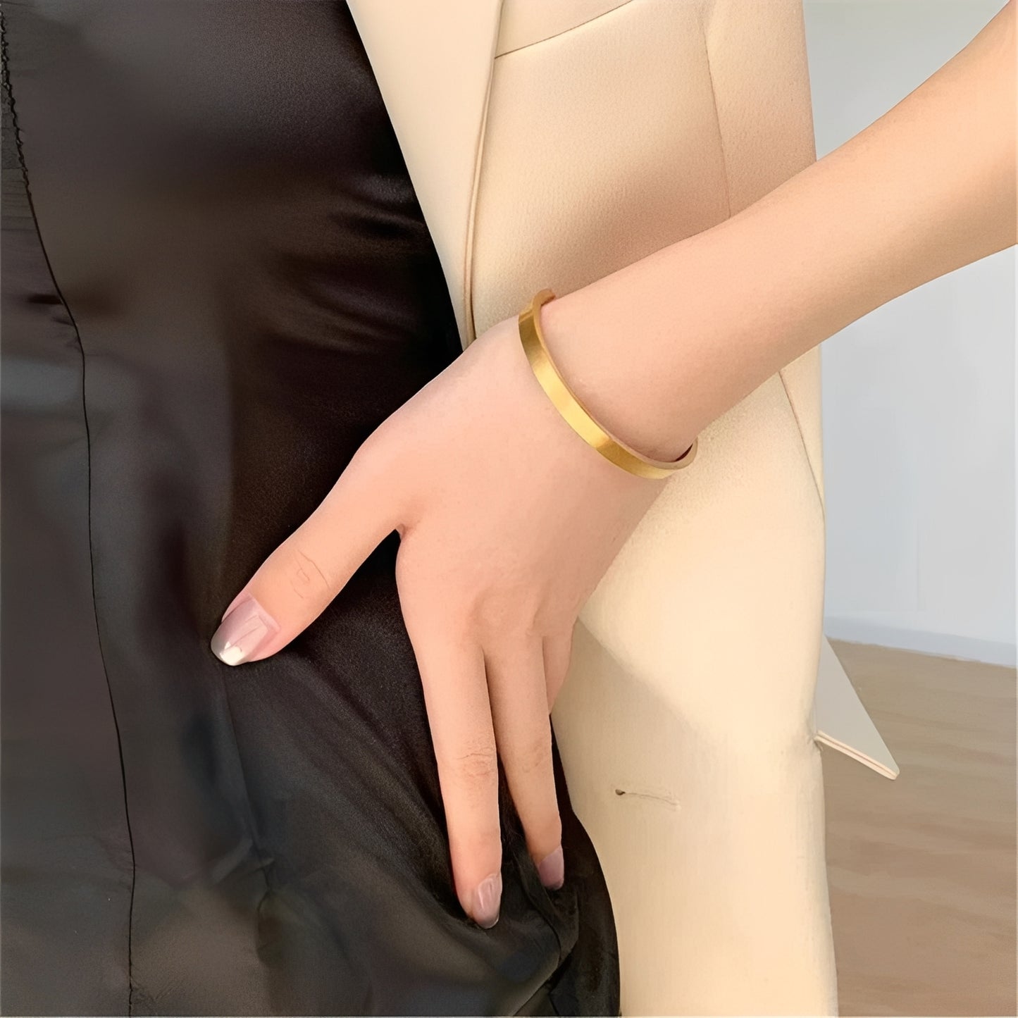 Cassie – Bracelet Jonc Manchette Élégant
