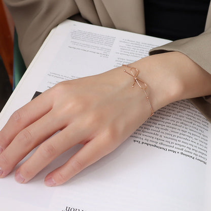 Faye – Bracelet Nœud Fin et Élégant
