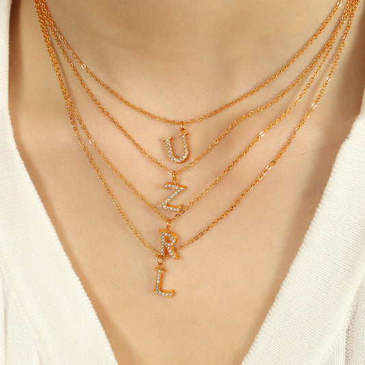 Flora – Collier Lettre Fin et Élégant