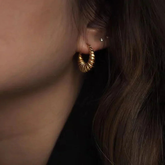 Chiara – Boucles d’Oreilles Chic à Motif Damier