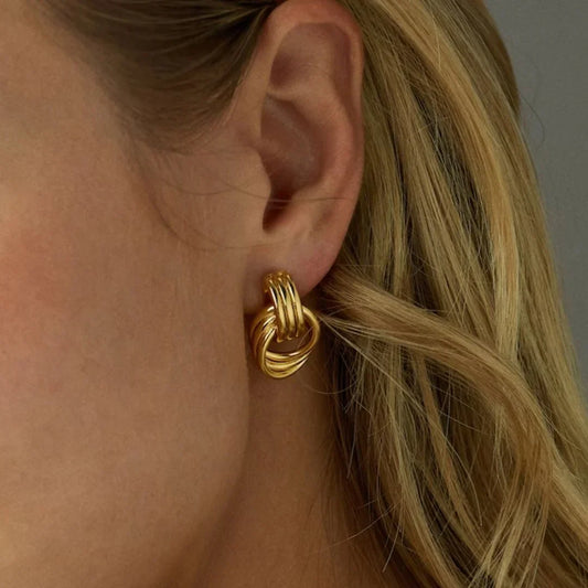 Nyra – Boucles d’Oreilles Géométriques Torsadées
