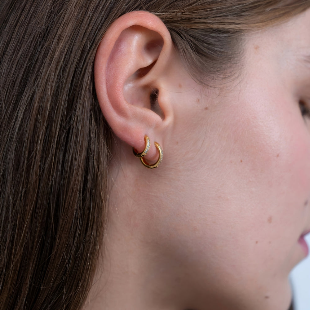 Verna – Boucles d'oreilles Huggie Éternité