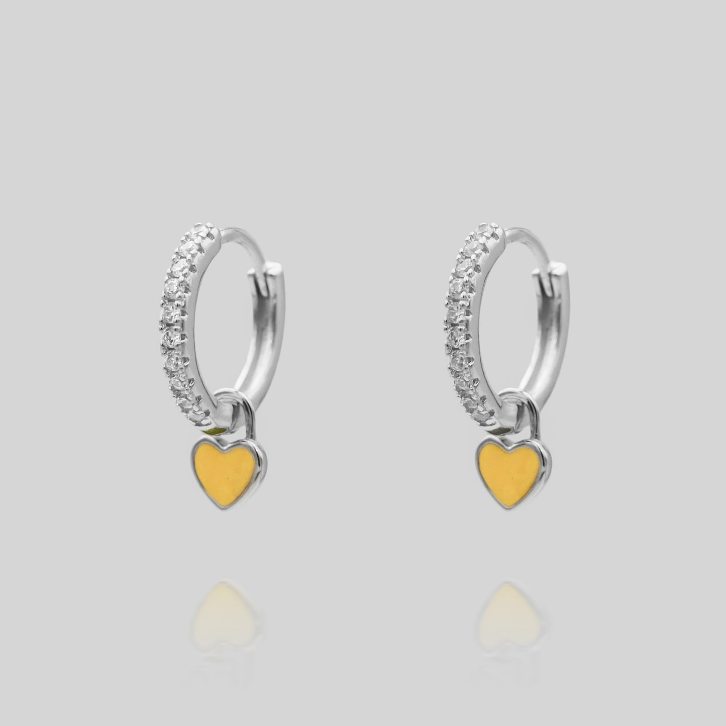 Gabby – Boucles d’Oreilles Huggies en Forme de Cœur