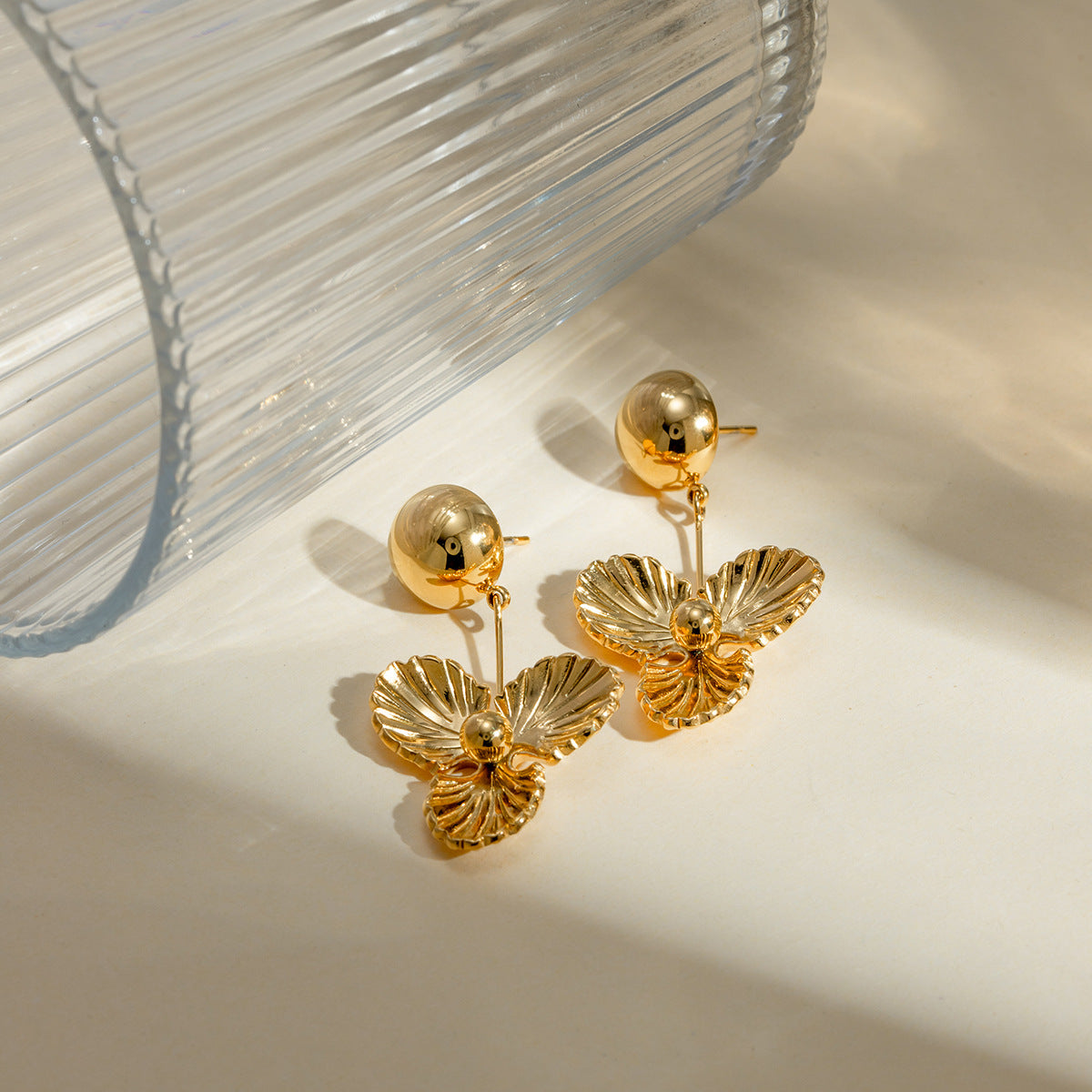 Brianna – Boucles d’Oreilles Pansy Dorées