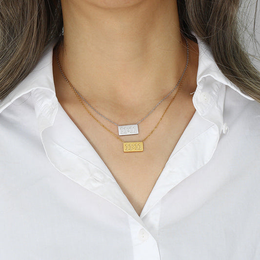 Eline – Collier Lettre Dorée 11 Minimaliste