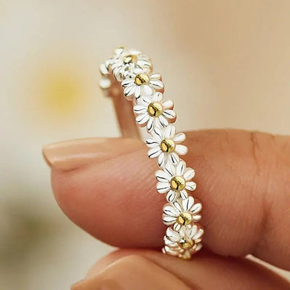 Margot – Bague Marguerite en Argent et Émail Peint à la Main