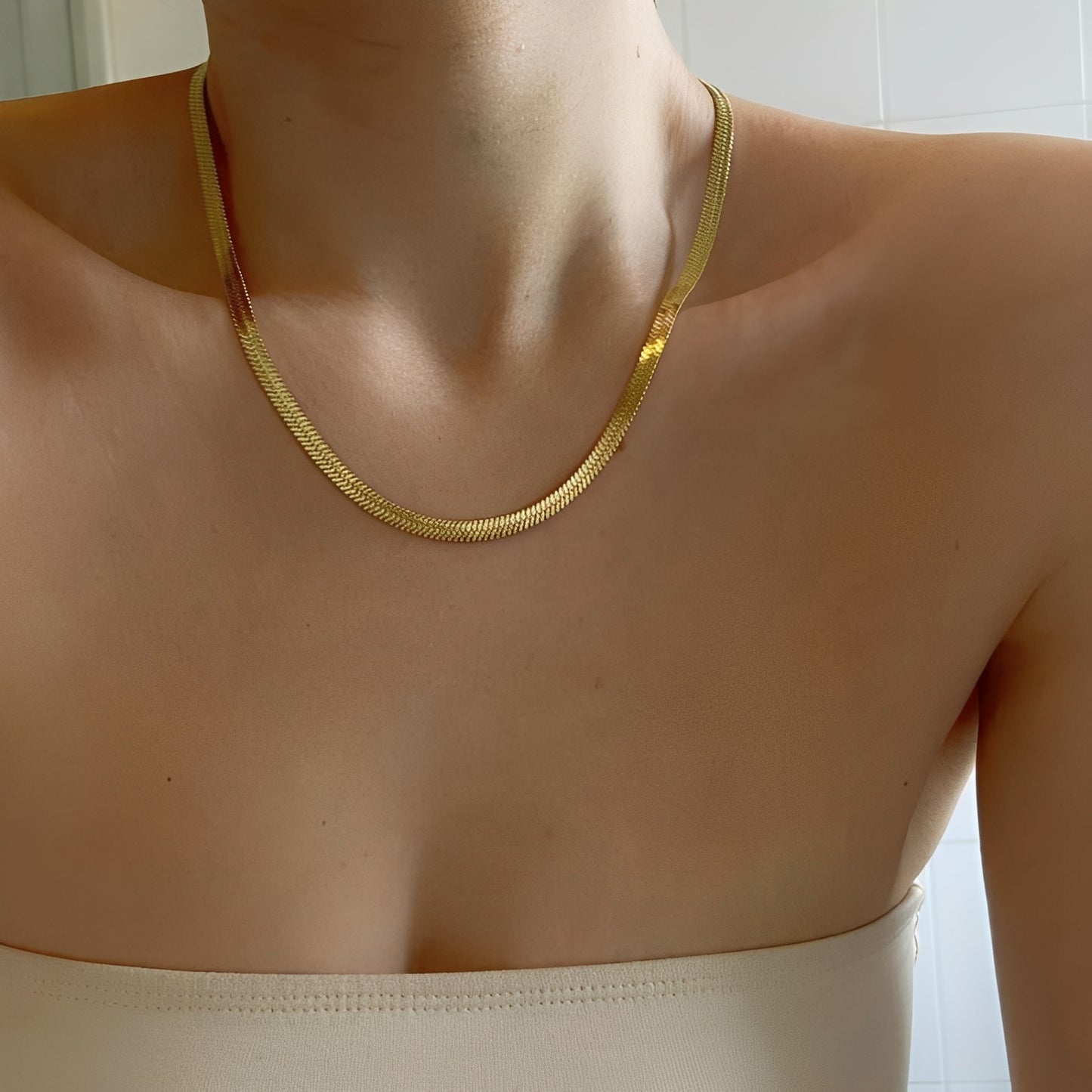 Lucie – Collier en Titane avec Pendentif Lame
